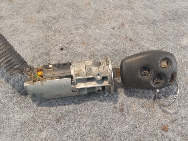 Recambio de antirrobo para nissan primastar referencia OEM IAM   