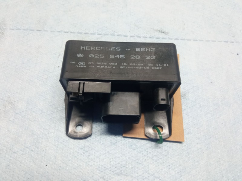 Recambio de caja precalentamiento para mercedes-benz a 170 cdi referencia OEM IAM 0255452832  