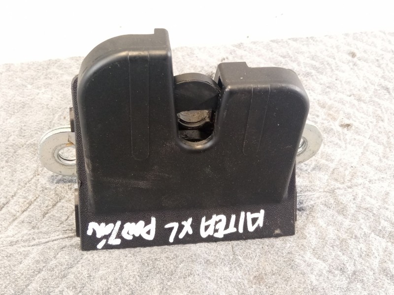 Recambio de cerradura maletero / porton para seat altea referencia OEM IAM 5P8827505B  