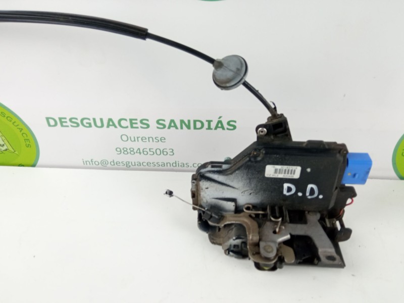 Recambio de cerradura puerta delantera derecha para volkswagen caddy referencia OEM IAM   