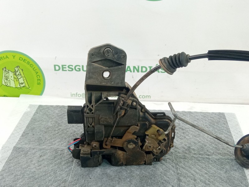 Recambio de cerradura puerta delantera derecha para volkswagen golf referencia OEM IAM   