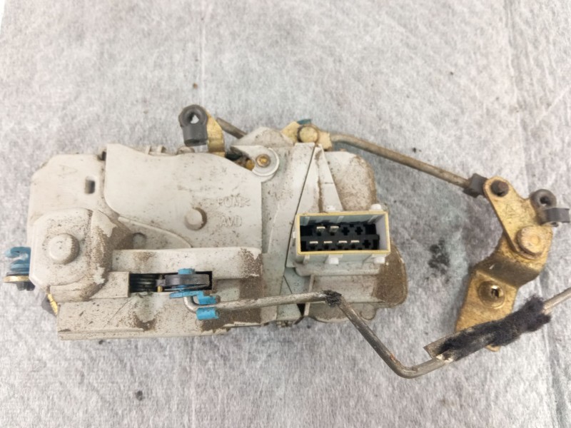 Recambio de cerradura puerta delantera derecha para citroën berlingo referencia OEM IAM   