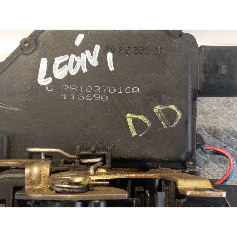 Recambio de cerradura puerta delantera derecha para seat león referencia OEM IAM 3B1837016A  