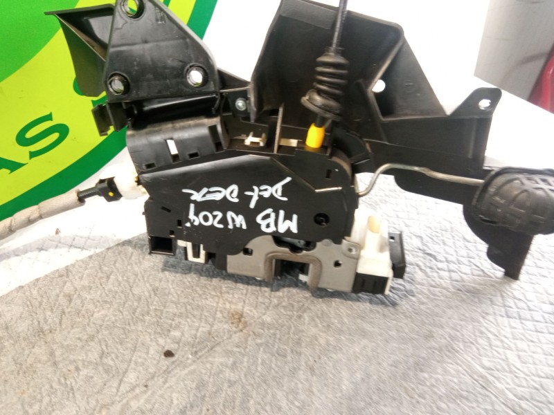Recambio de cerradura puerta delantera derecha para mercedes-benz c220 referencia OEM IAM   