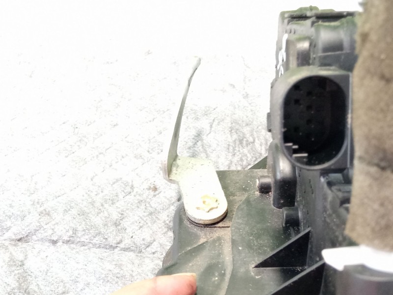 Recambio de cerradura puerta delantera derecha para bmw 316i referencia OEM IAM   