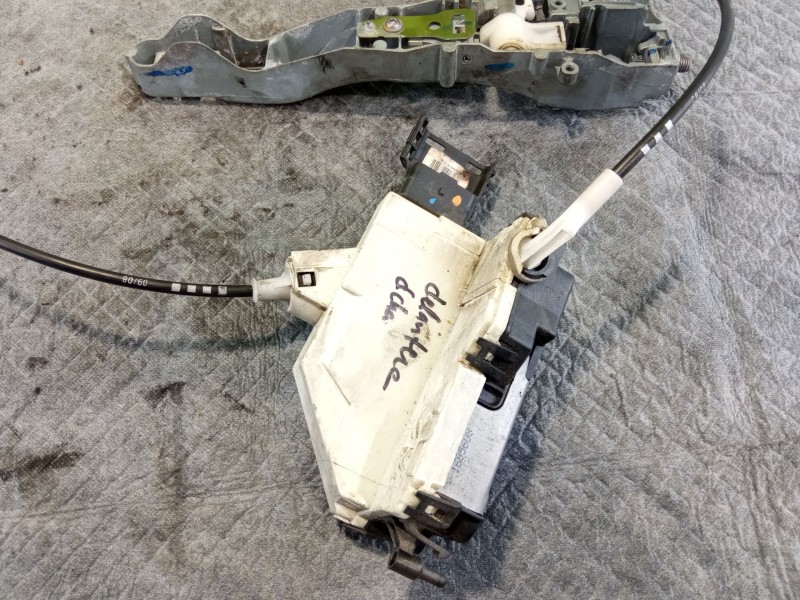 Recambio de cerradura puerta delantera derecha para peugeot 308 referencia OEM IAM   