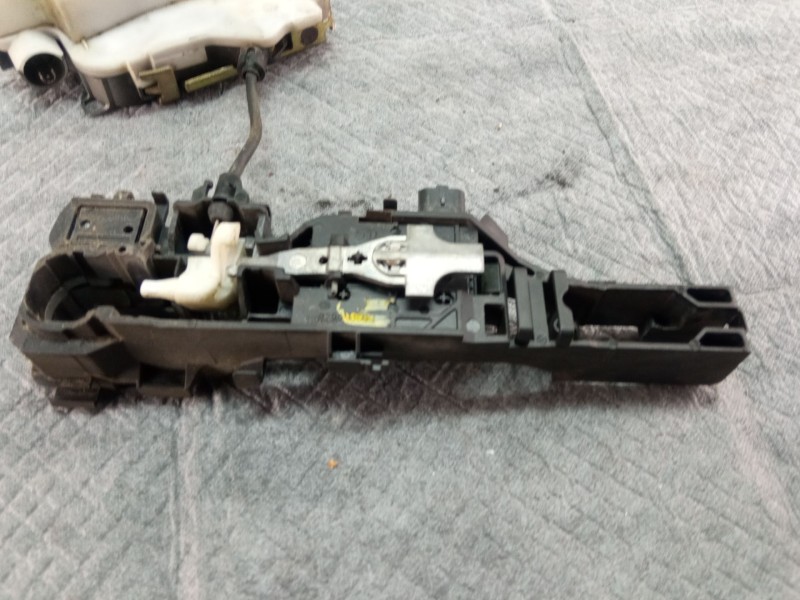 Recambio de cerradura puerta delantera derecha para renault scenic referencia OEM IAM   