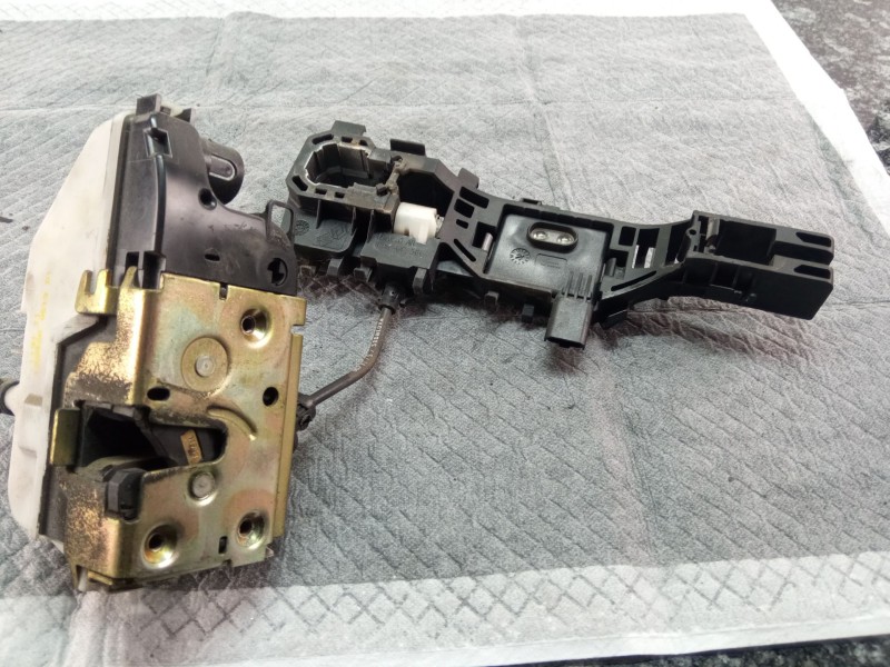 Recambio de cerradura puerta delantera derecha para renault scenic referencia OEM IAM   