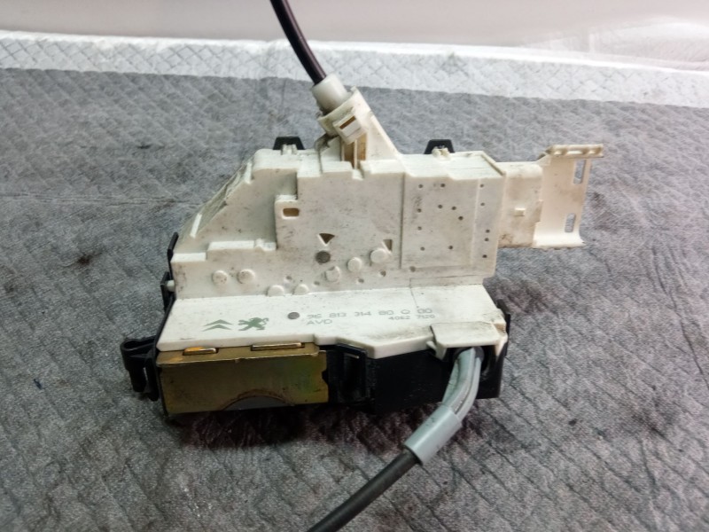 Recambio de cerradura puerta delantera derecha para citroën c4 referencia OEM IAM 9681331480Q00  