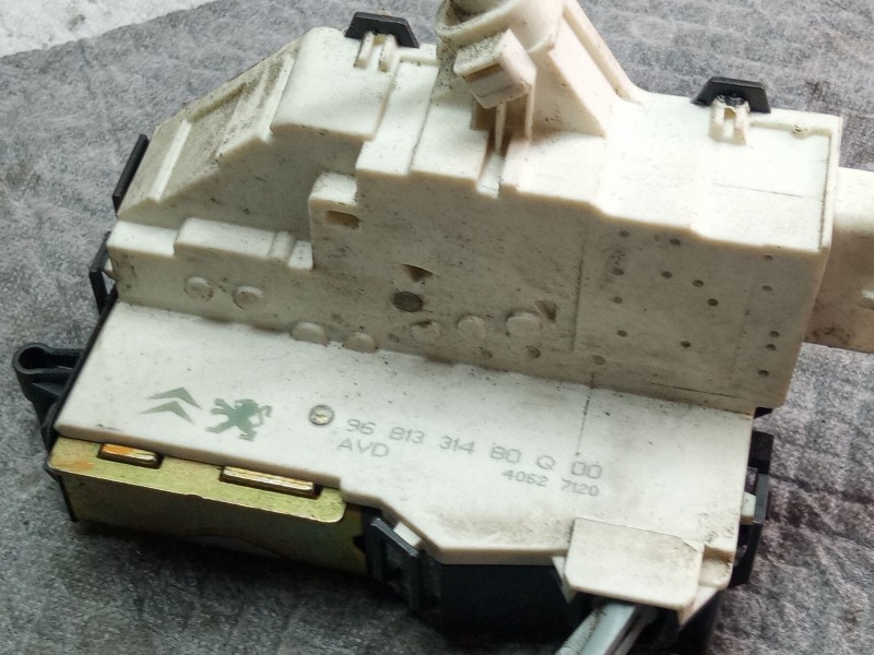 Recambio de cerradura puerta delantera derecha para citroën c4 referencia OEM IAM 9681331480Q00  