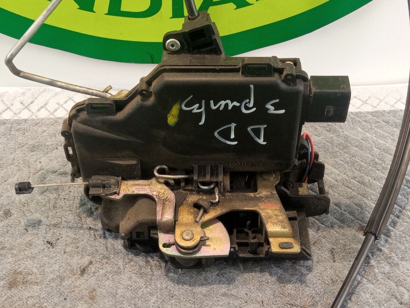 Recambio de cerradura puerta delantera derecha para volkswagen golf referencia OEM IAM   