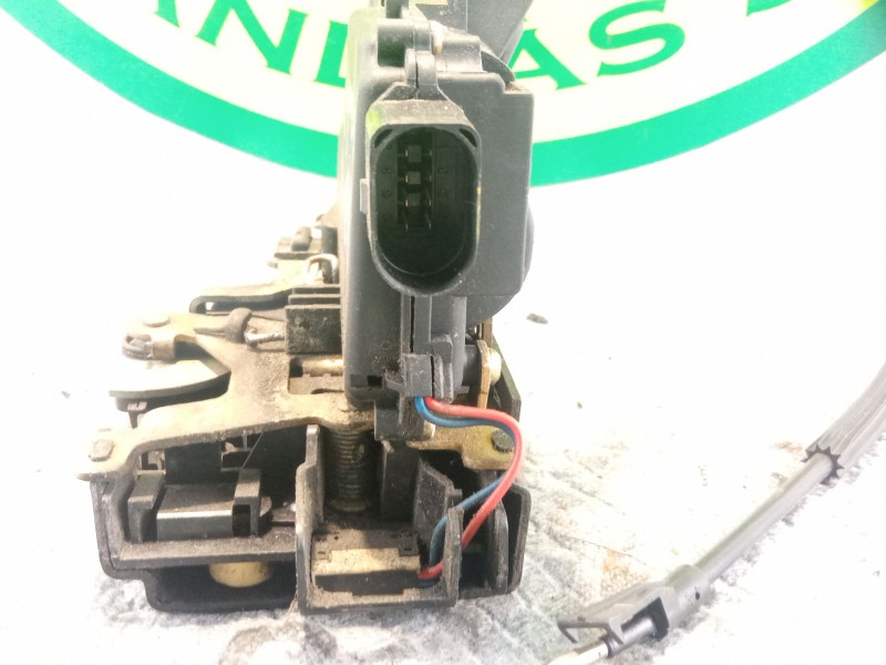 Recambio de cerradura puerta delantera derecha para volkswagen golf referencia OEM IAM   