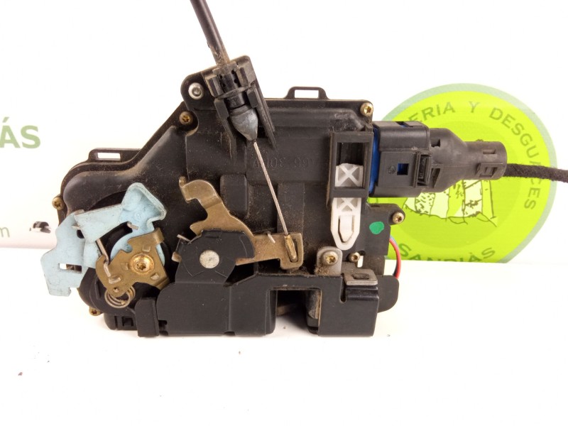 Recambio de cerradura puerta delantera izquierda para volkswagen caddy referencia OEM IAM   