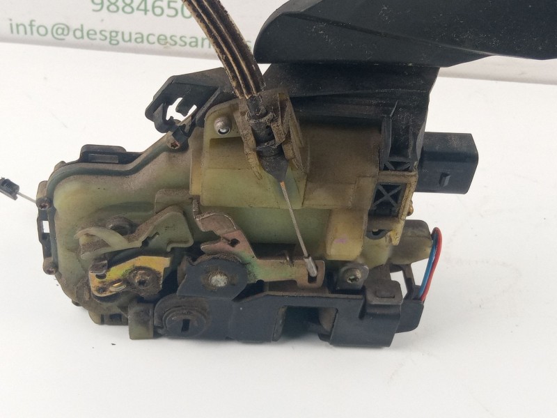 Recambio de cerradura puerta delantera izquierda para seat león referencia OEM IAM   