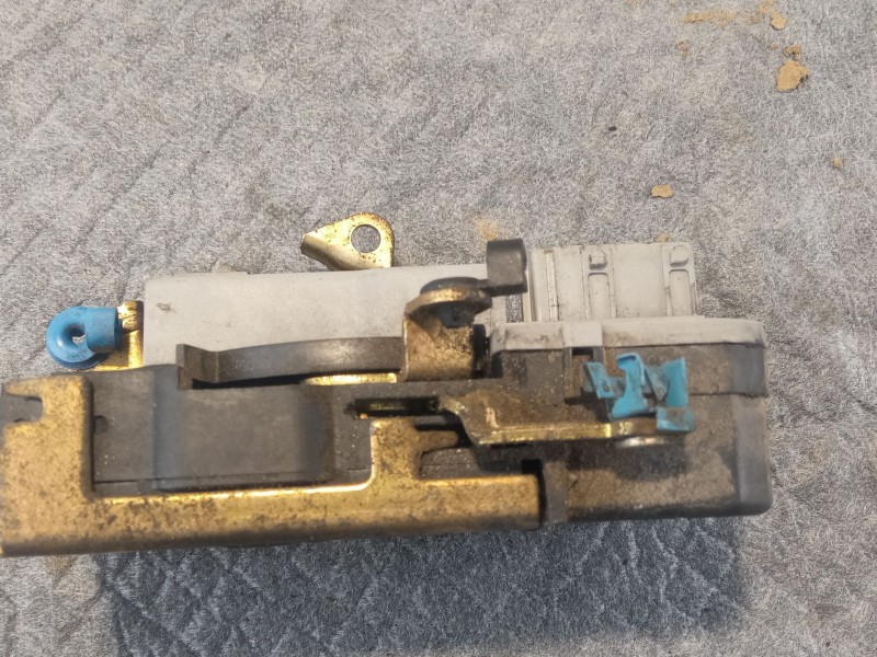 Recambio de cerradura puerta delantera izquierda para citroën berlingo referencia OEM IAM   