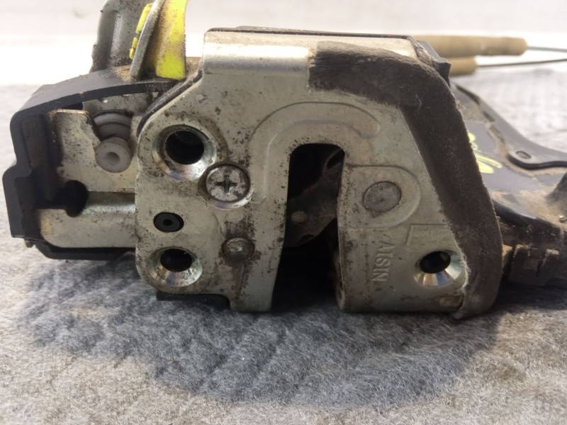 Recambio de cerradura puerta delantera izquierda para toyota corolla referencia OEM IAM   