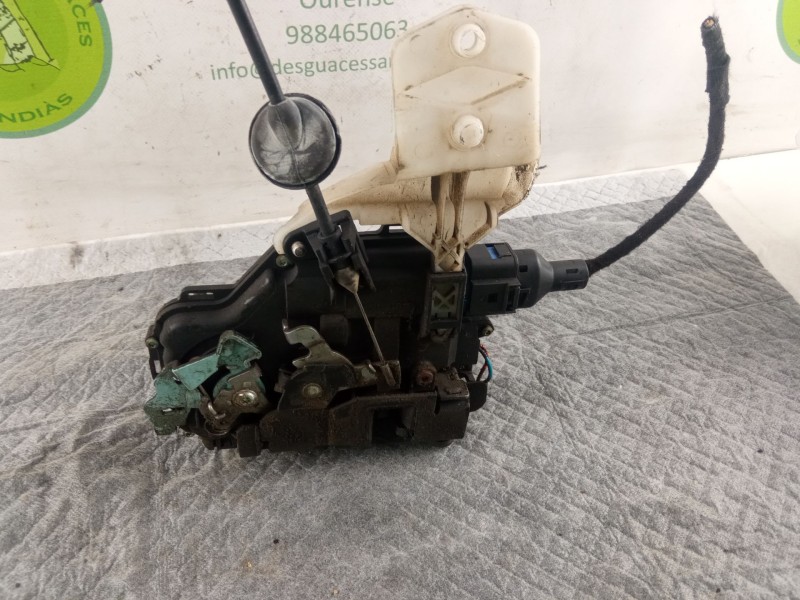Recambio de cerradura puerta delantera izquierda para volkswagen caddy referencia OEM IAM   