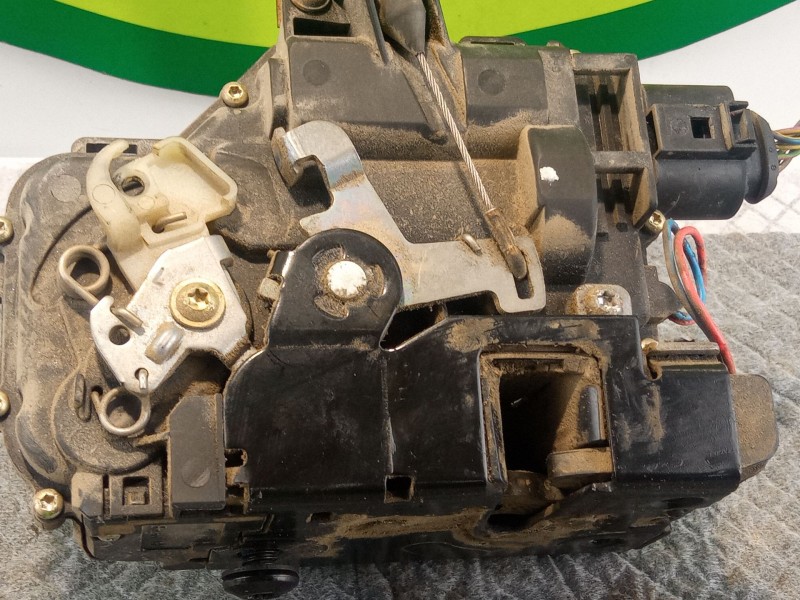 Recambio de cerradura puerta delantera izquierda para volkswagen golf referencia OEM IAM   