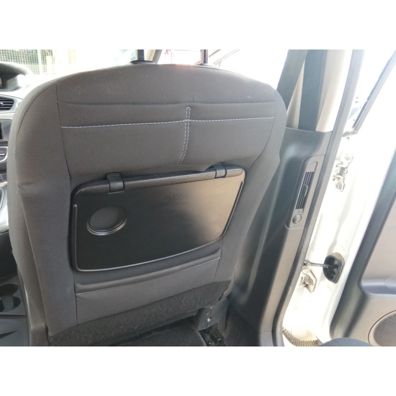 renault scenic del año 2010