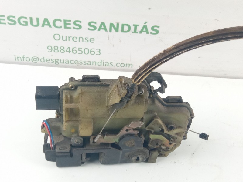 Recambio de cerradura puerta trasera derecha para seat león referencia OEM IAM   