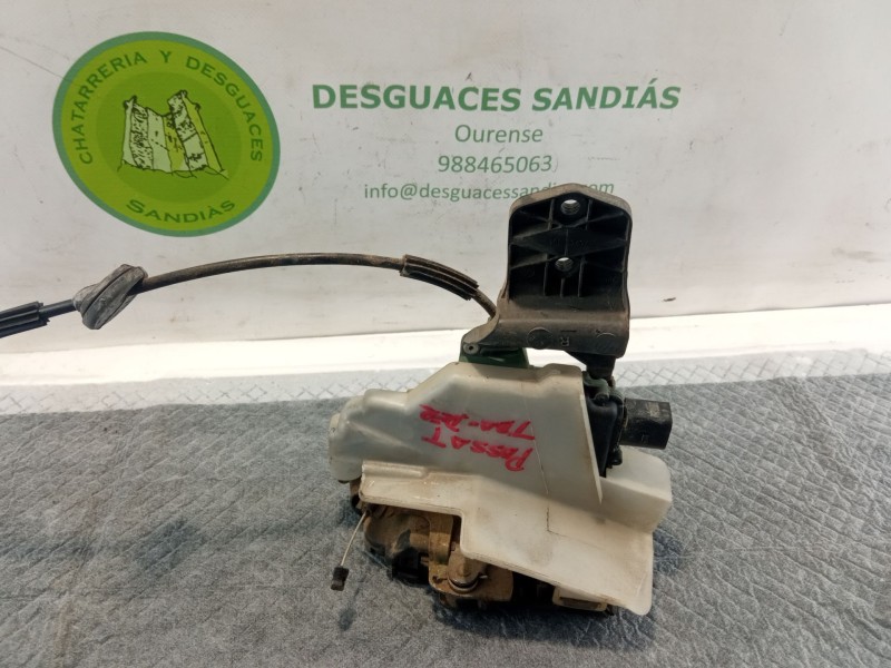 Recambio de cerradura puerta trasera derecha para volkswagen passat referencia OEM IAM   