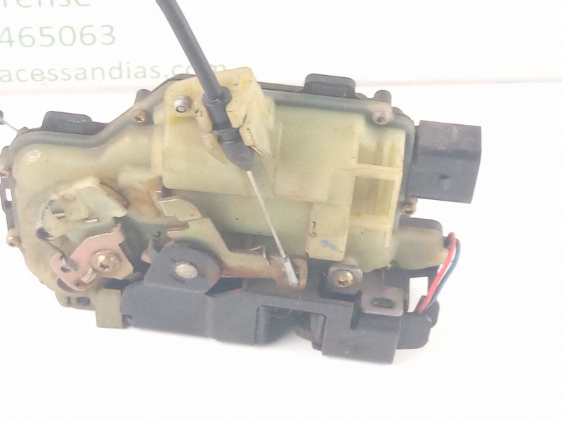 Recambio de cerradura puerta trasera izquierda para seat león referencia OEM IAM   