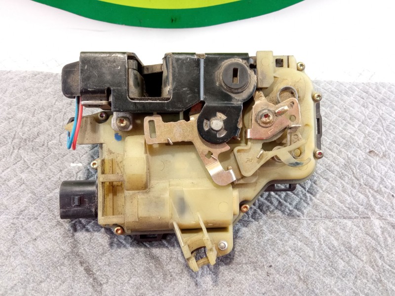 Recambio de cerradura puerta trasera izquierda para volkswagen golf referencia OEM IAM   