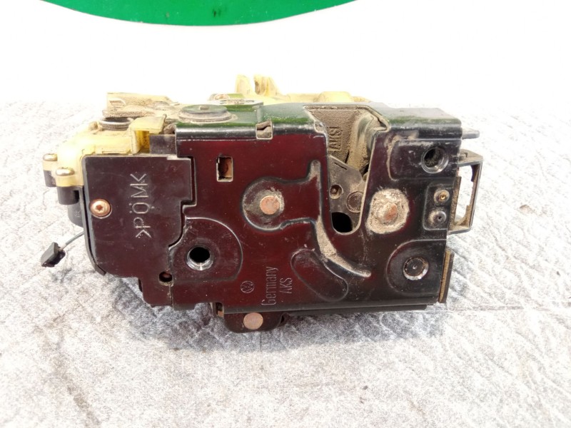 Recambio de cerradura puerta trasera izquierda para volkswagen golf referencia OEM IAM   