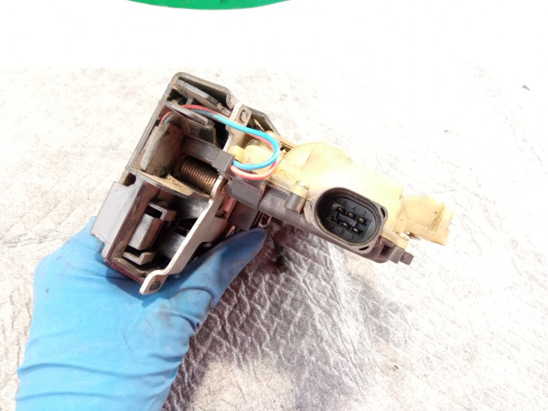 Recambio de cerradura puerta trasera izquierda para volkswagen golf referencia OEM IAM   