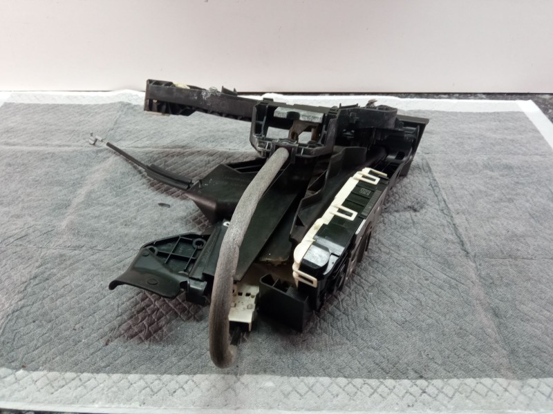 Recambio de cerradura puerta trasera izquierda para mercedes-benz c220 referencia OEM IAM A2047230908A2047600734  