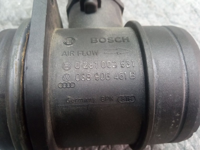 Recambio de caudalimetro para audi a3 referencia OEM IAM 038906461B  