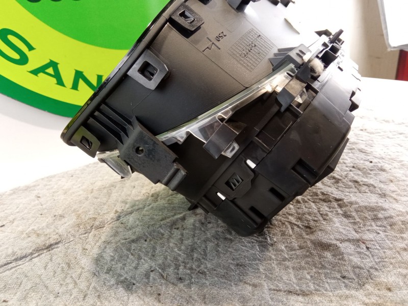 Recambio de cuadro instrumentos para seat ibiza referencia OEM IAM 6F0920740C  