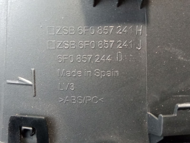 Recambio de cuadro instrumentos para seat ibiza referencia OEM IAM 6F0920740C  