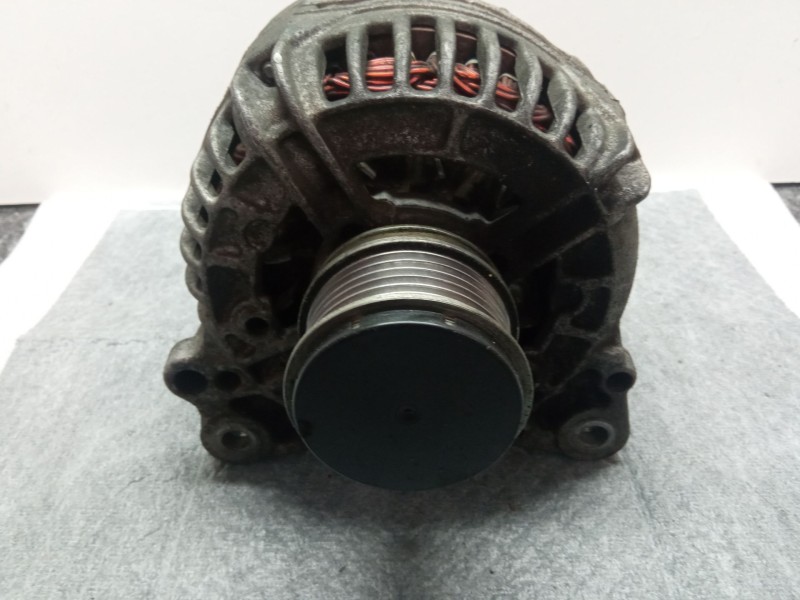 Recambio de alternador 140 amp para volkswagen golf referencia OEM IAM 06F903023F  