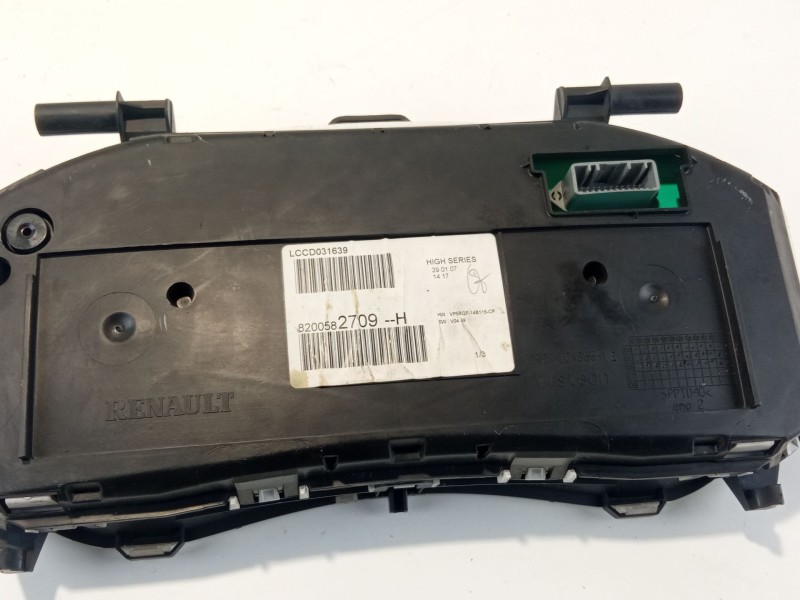 Recambio de cuenta kilometros para renault clio referencia OEM IAM 8200582709  