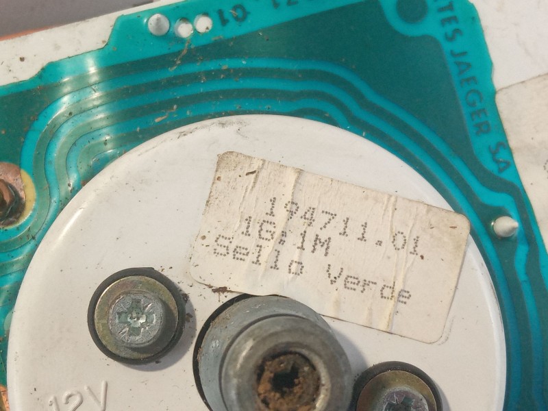 Recambio de cuenta kilometros para seat marbella referencia OEM IAM 3972666  