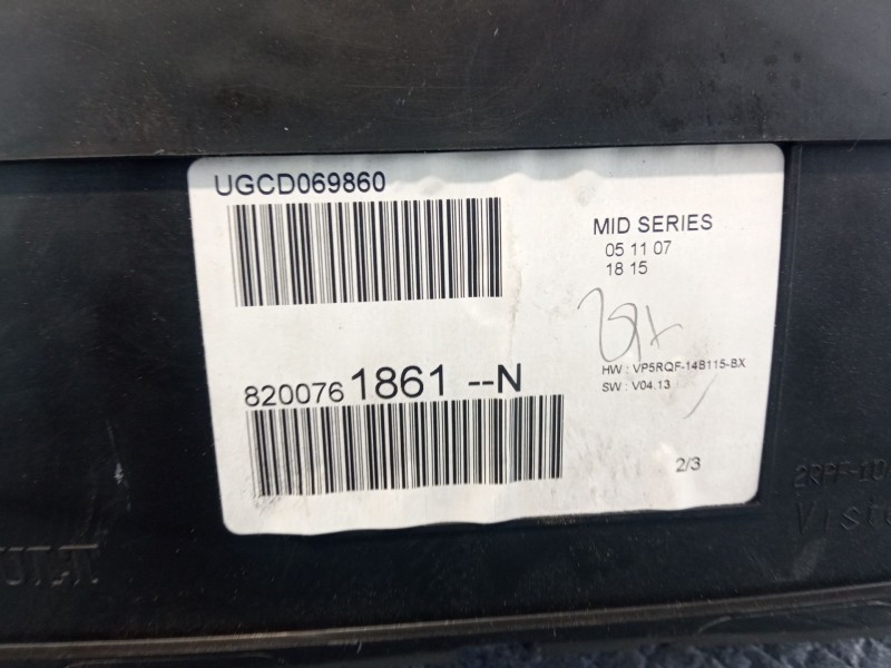 Recambio de cuenta kilometros para renault clio referencia OEM IAM 8200761861  