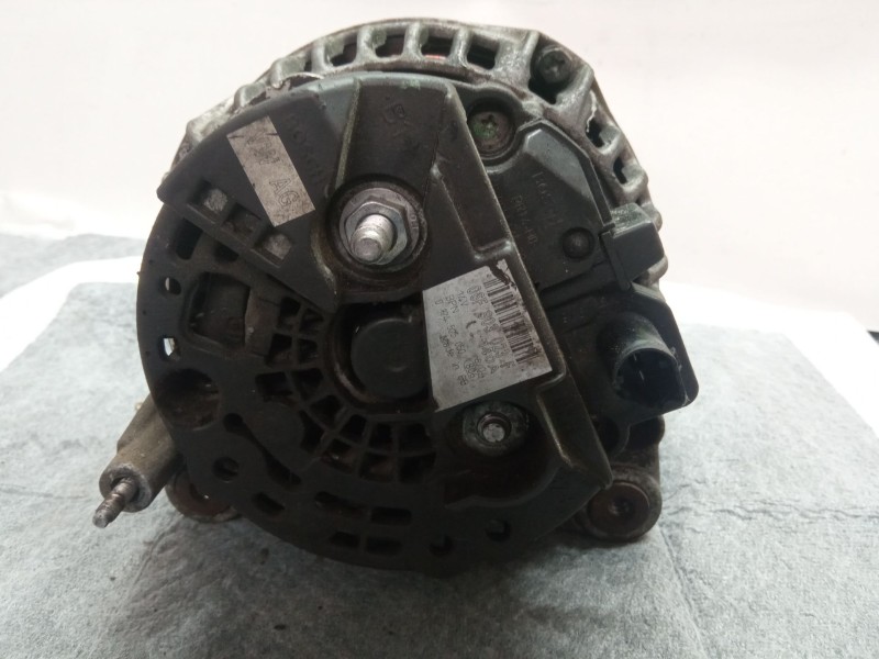 Recambio de alternador 140 amp para volkswagen golf referencia OEM IAM 06F903023F  