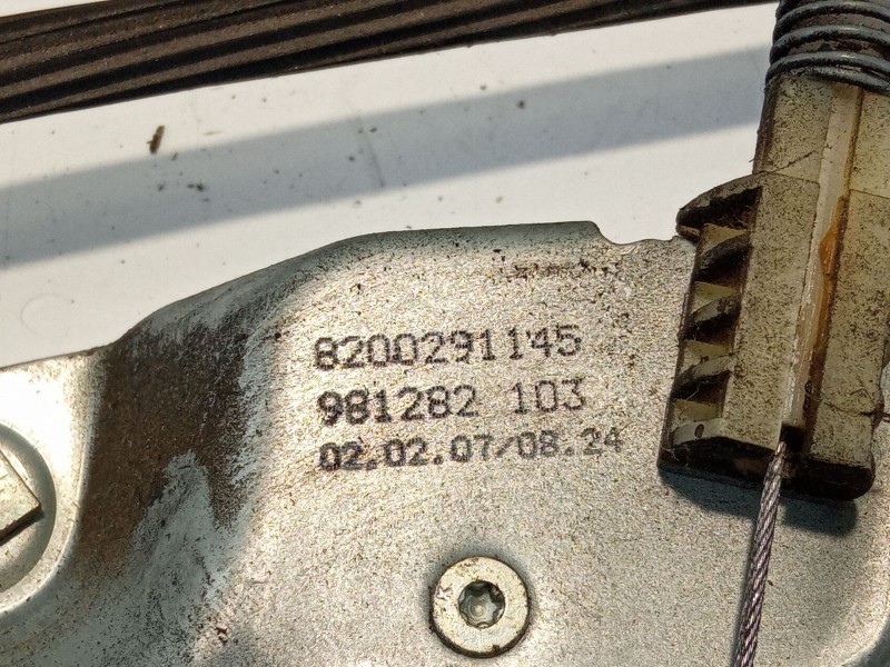 Recambio de elevalunas delantero izquierdo para renault clio referencia OEM IAM 8200291145  