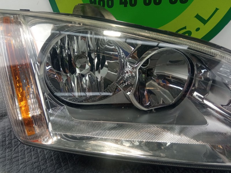 Recambio de faro delantero derecho para ford focus referencia OEM IAM    Recambio de faro delantero derecho para ford focus referencia OEM IAM