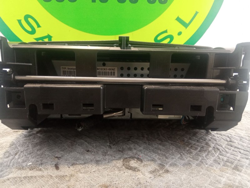 Recambio de pantalla multifuncion para mercedes-benz c220 referencia OEM IAM A20468012319F45  