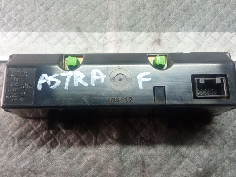 Recambio de pantalla multifuncion para opel astra referencia OEM IAM 5WK744290478319  