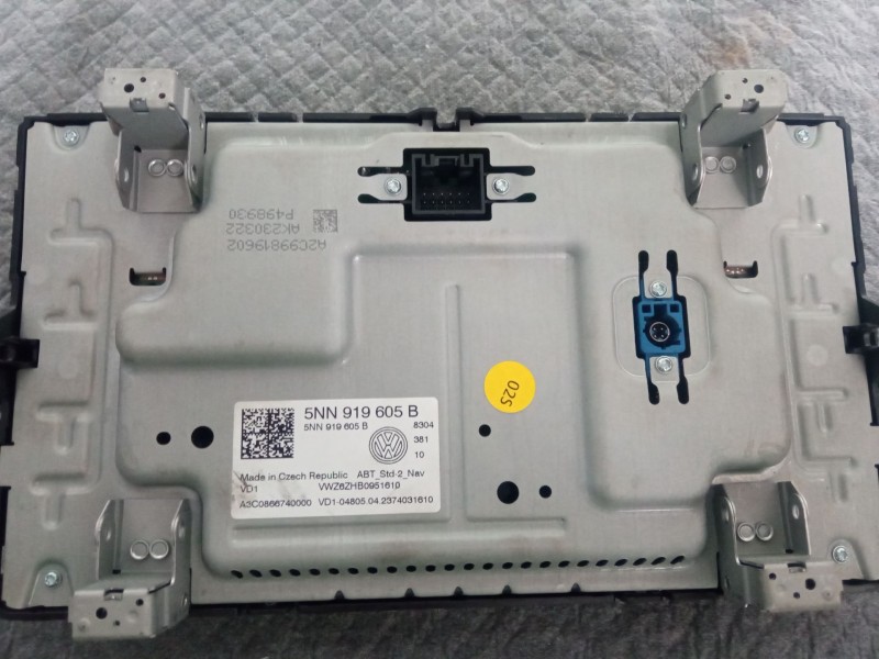 Recambio de pantalla multifuncion para volkswagen polo referencia OEM IAM 5NN919605B  