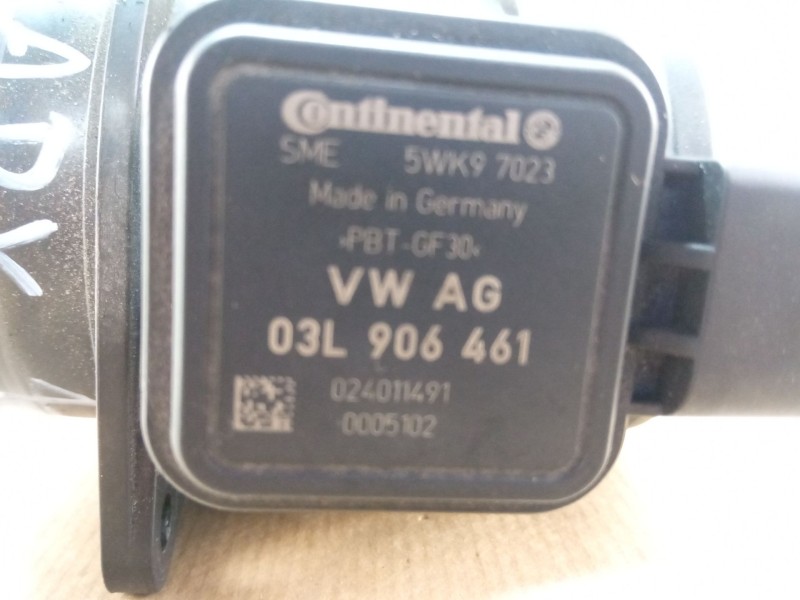Recambio de caudalimetro para volkswagen caddy referencia OEM IAM 03L906461  