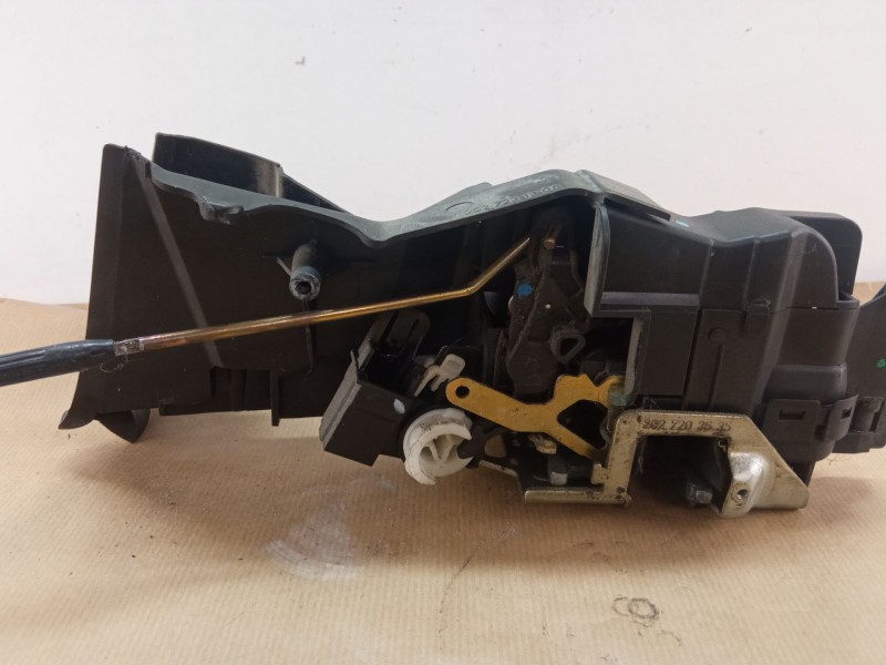 Recambio de cerradura puerta delantera izquierda para mercedes-benz 250d referencia OEM IAM 2027231308  