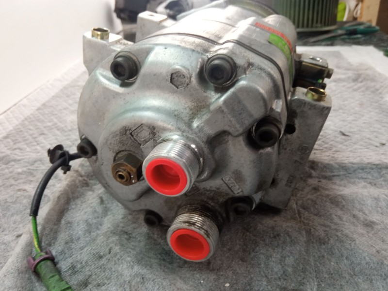 Recambio de compresor aire acondicionado para volkswagen passat referencia OEM IAM 08d260805d5062310500  