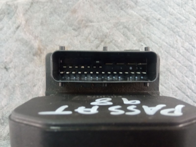 Recambio de modulo abs para volkswagen passat referencia OEM IAM 8E0614111  0265216411