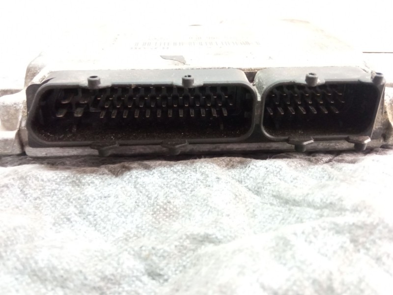 Recambio de centralita motor para volkswagen caddy referencia OEM IAM 038906018FK  0281010057