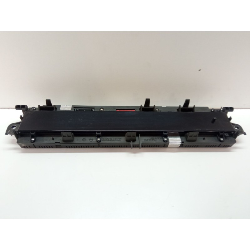 Recambio de cuenta kilometros para renault megane scenic 1.5d 100cv k9k f7 referencia OEM IAM 8200451505A  