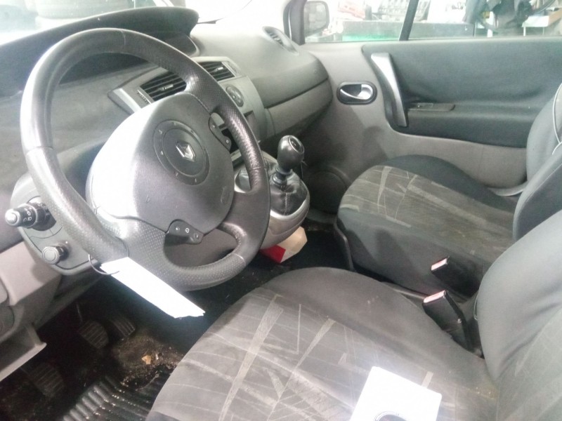 renault megane scenic del año 2006